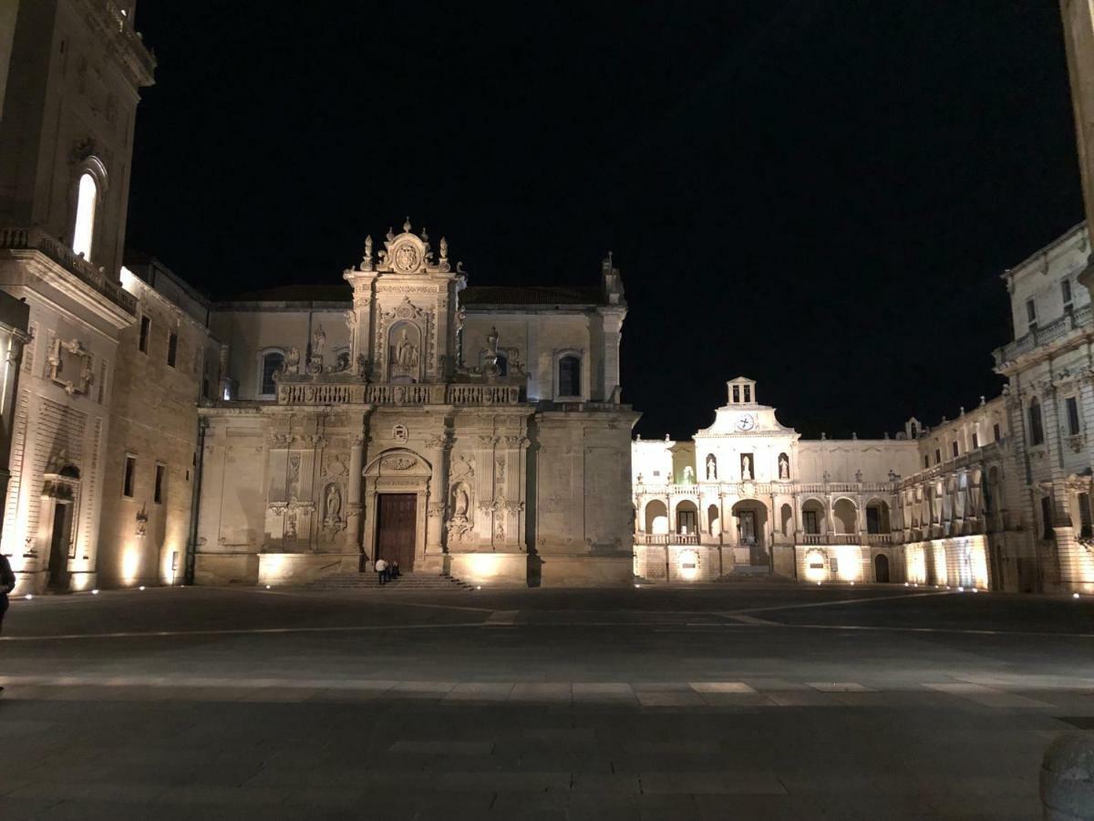 לינה וארוחת בוקר לצ'ה Piazza Salento מראה חיצוני תמונה